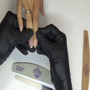 Правилна работа, допускани грешки и технически похвати при създаването на различни форми на естествените нокти.