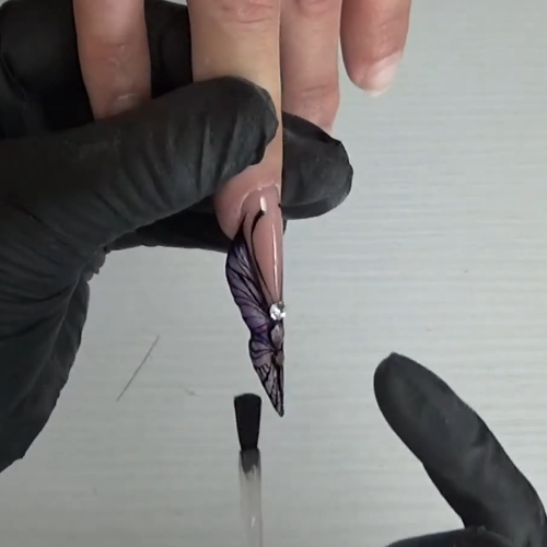 Изграждане и моделиране на форма "Пеперуда"